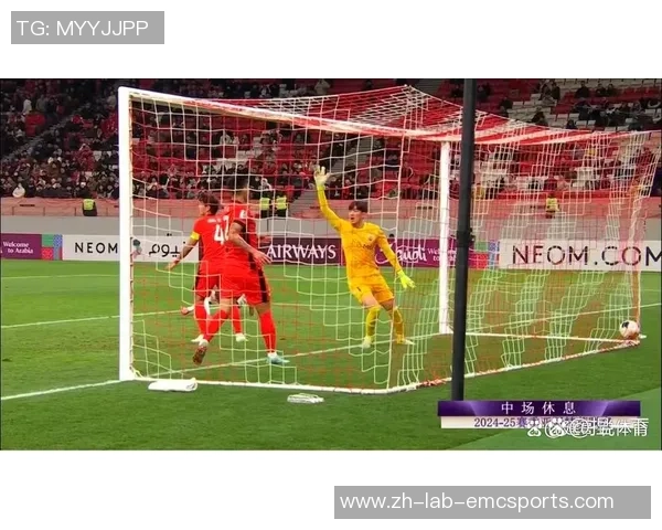 足球比赛中守门员因犯规被罚下场对球队影响深远的分析与讨论 足球比赛中守门员因犯规被罚下场对球队影响深远的分析与讨论